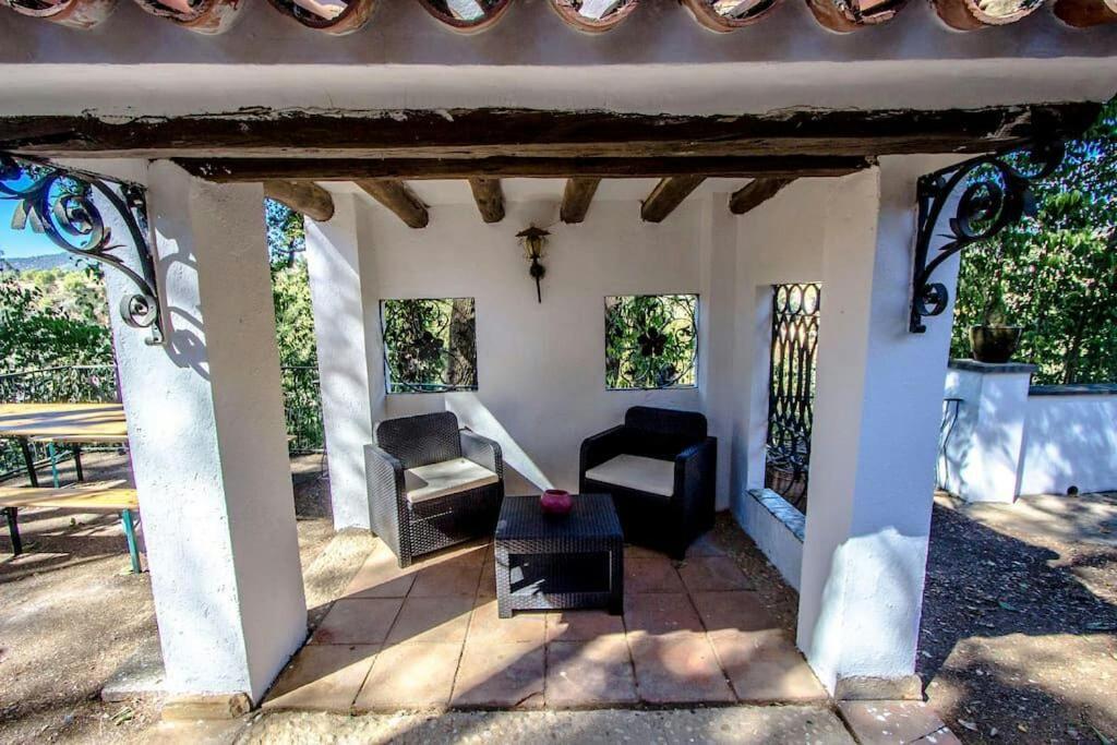 Les Canyes Cottage, Private Villa Resort Piera Zimmer foto